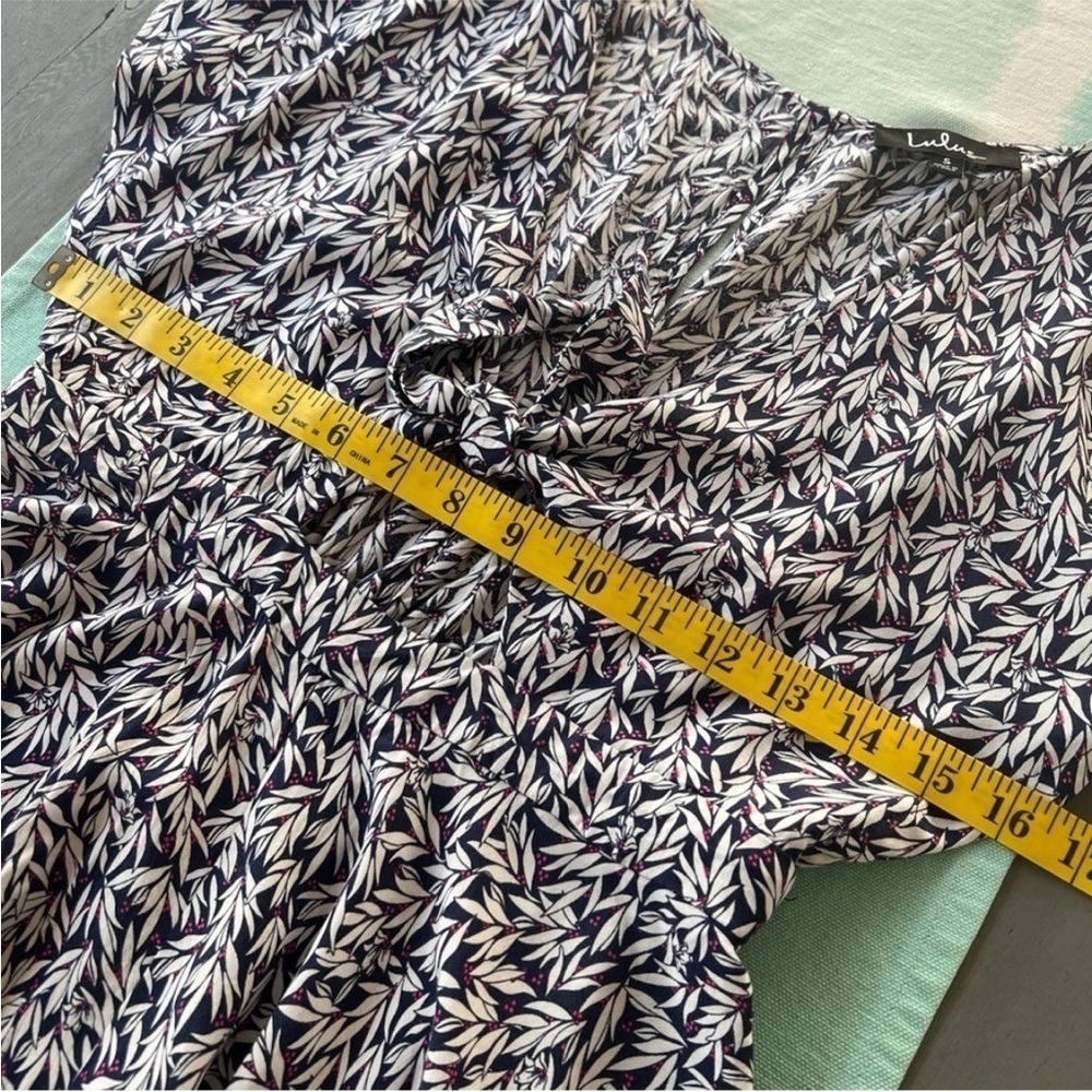 Lulus Dondi Leaf Print Romper Navy White Pink Tie Front S - Picture 10 of 14